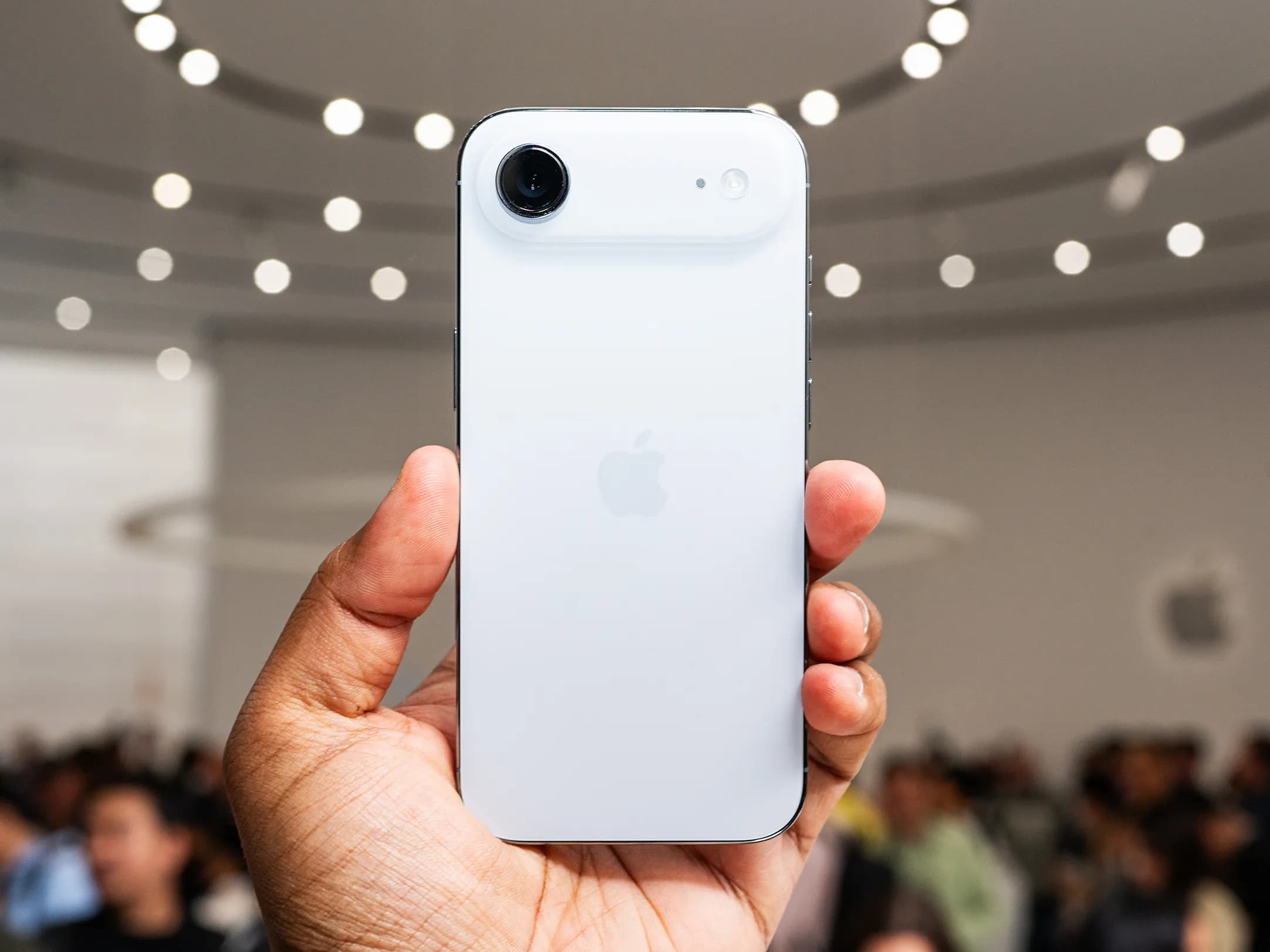 Don't Buy the iPhone Air: Why This Rumored Phone Falls Short thumbnail